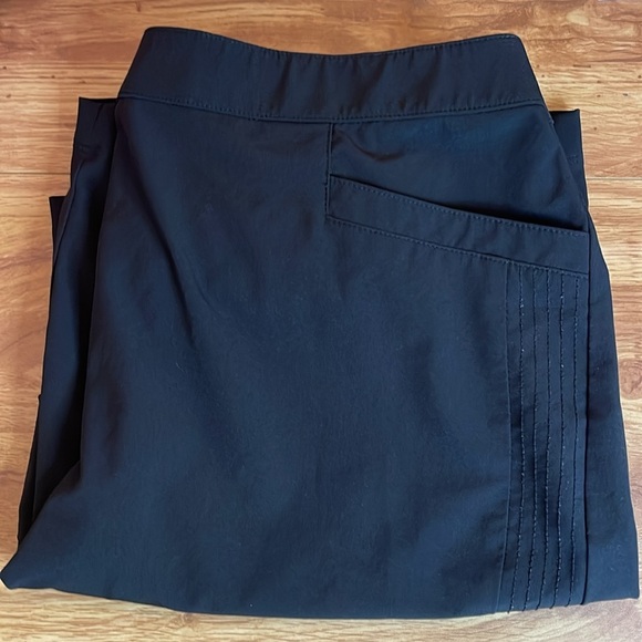 Chicos Zenergy Black Casual Snap Shorts Performance Quick Dry Size 2 - Picture 2 of 5